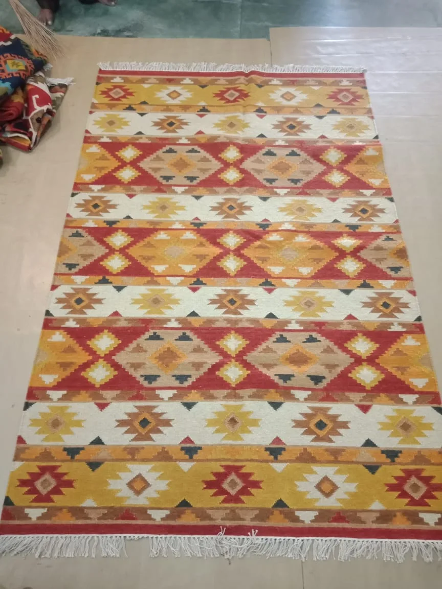 Mixed color flatweave picnic light rug